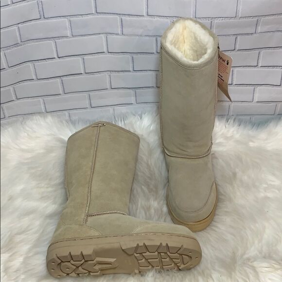 BearPaws NWT Light Tan Suede Boots Sheepskin Lined - Picture 1 of 6